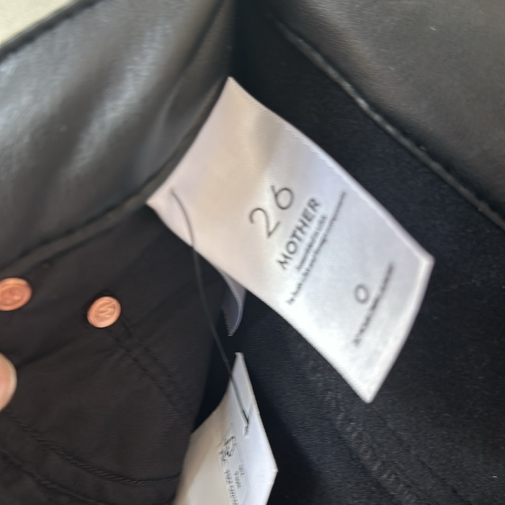 Faux leather pants - Picture 3 of 7